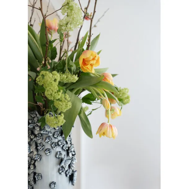 vase_butterflies_lightblu_4-1.webp Clearance KARE Design Vase Butterflies Lightblue 35cm