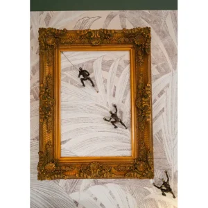 Online KARE Design Wall Object Climber 14x23cm